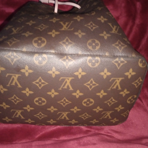 LOUIS VUITTON NEONOE 2018. - Picture 5 of 9